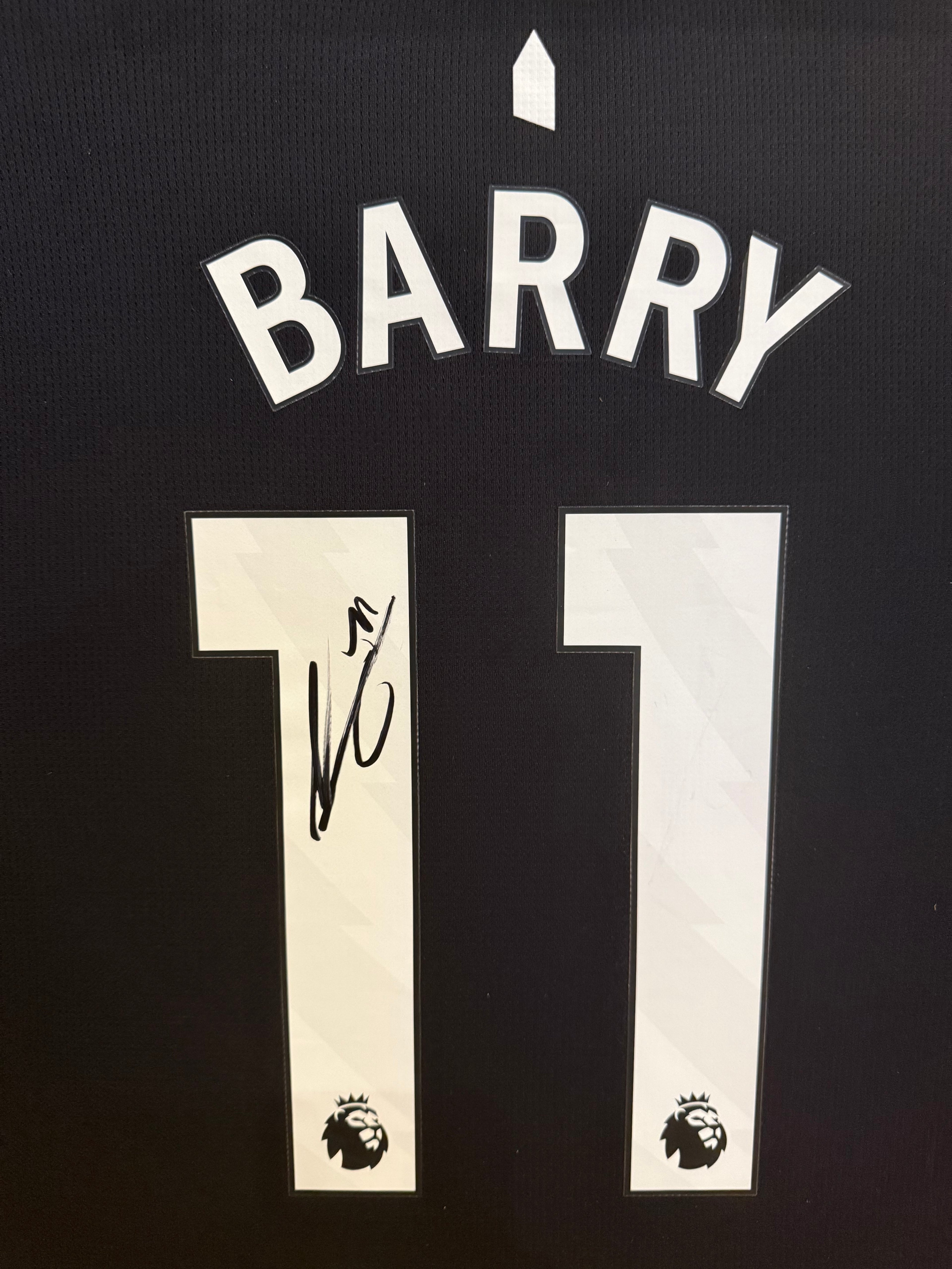 Thierno Barry - Framed Signed Everton Shirt 2025-26 with COA - XL Frame