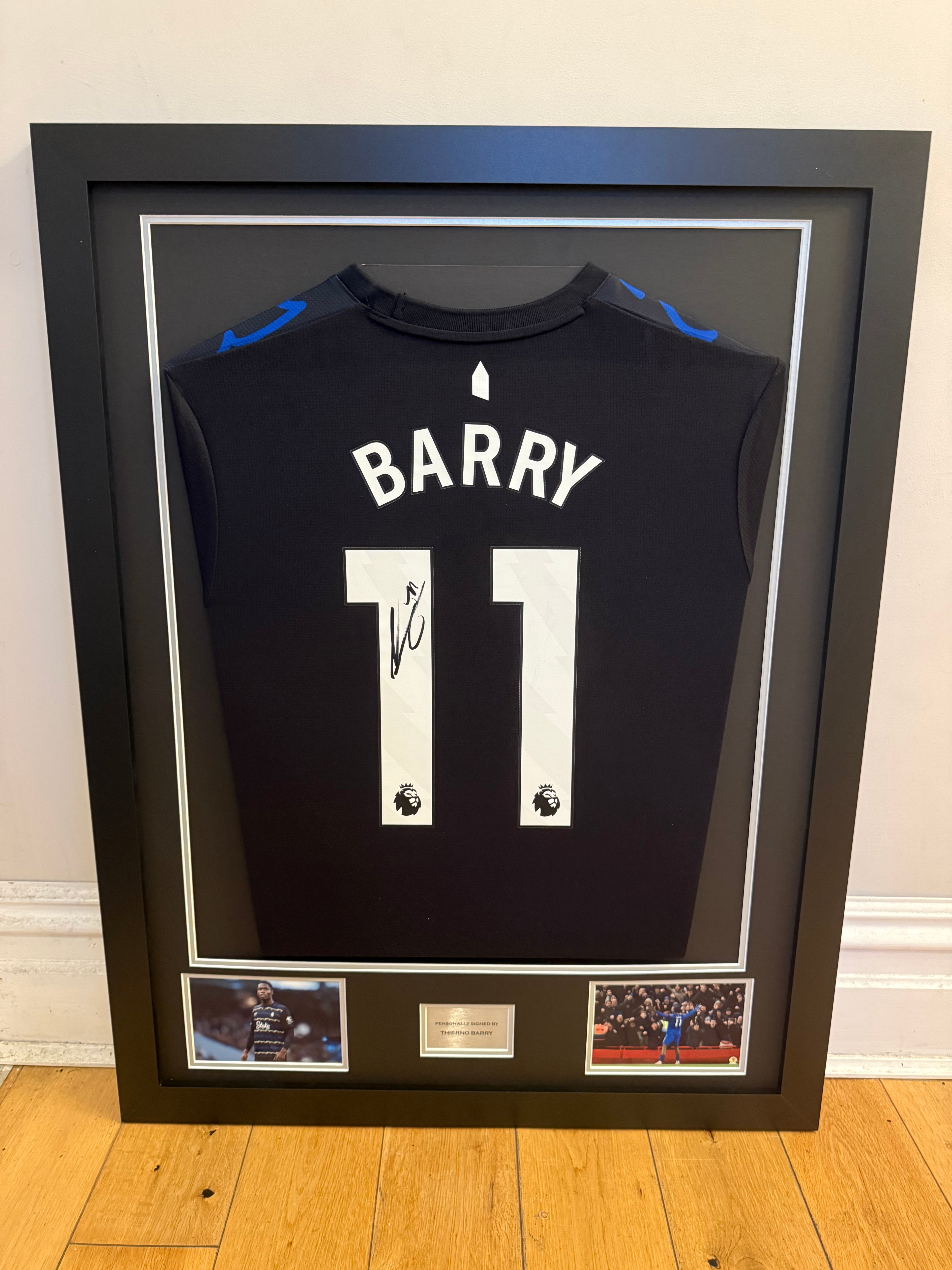 Thierno Barry - Framed Signed Everton Shirt 2025-26 with COA - XL Frame