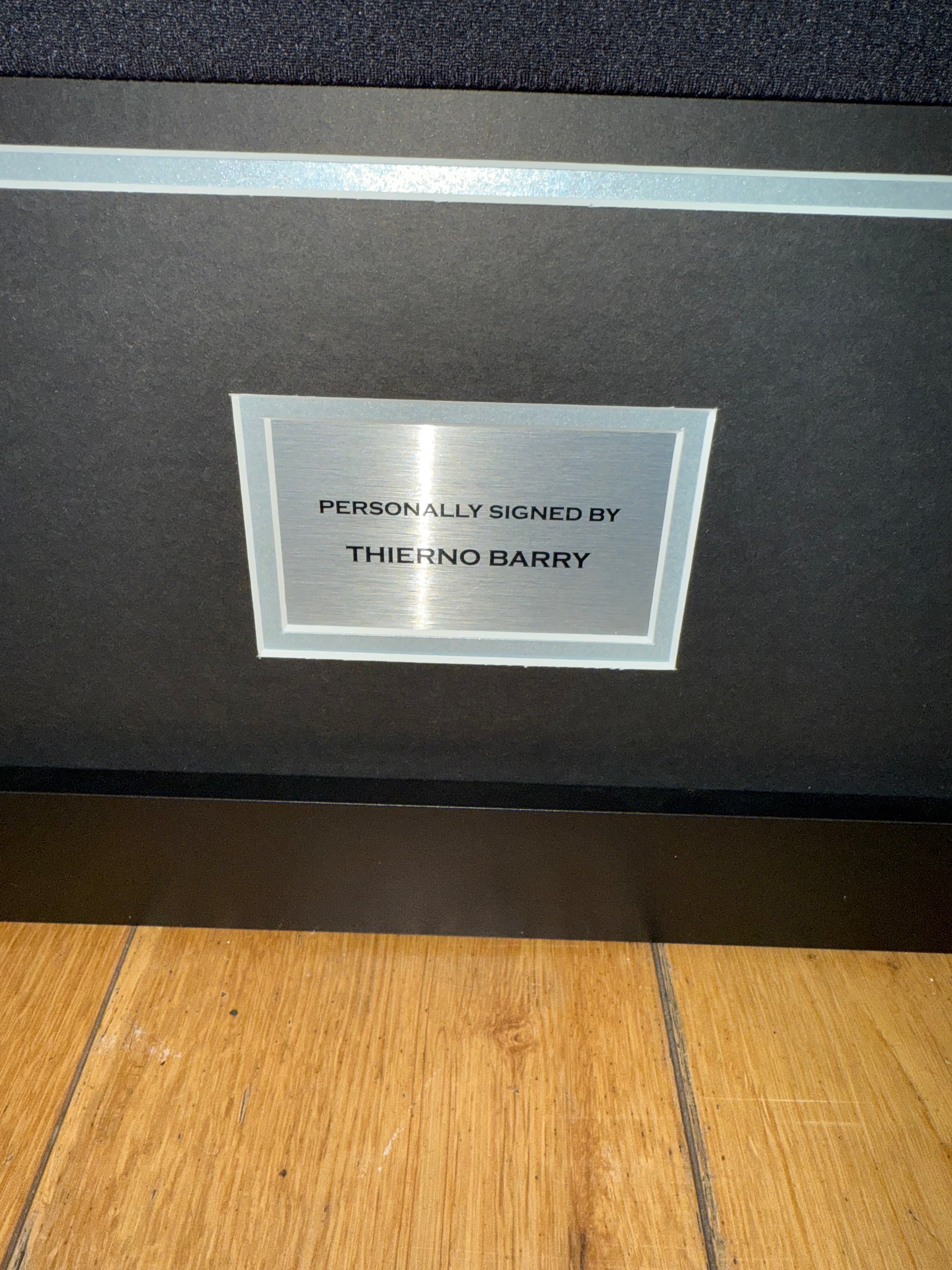 Thierno Barry - Framed Signed Everton Shirt 2025-26 with COA - XL Frame